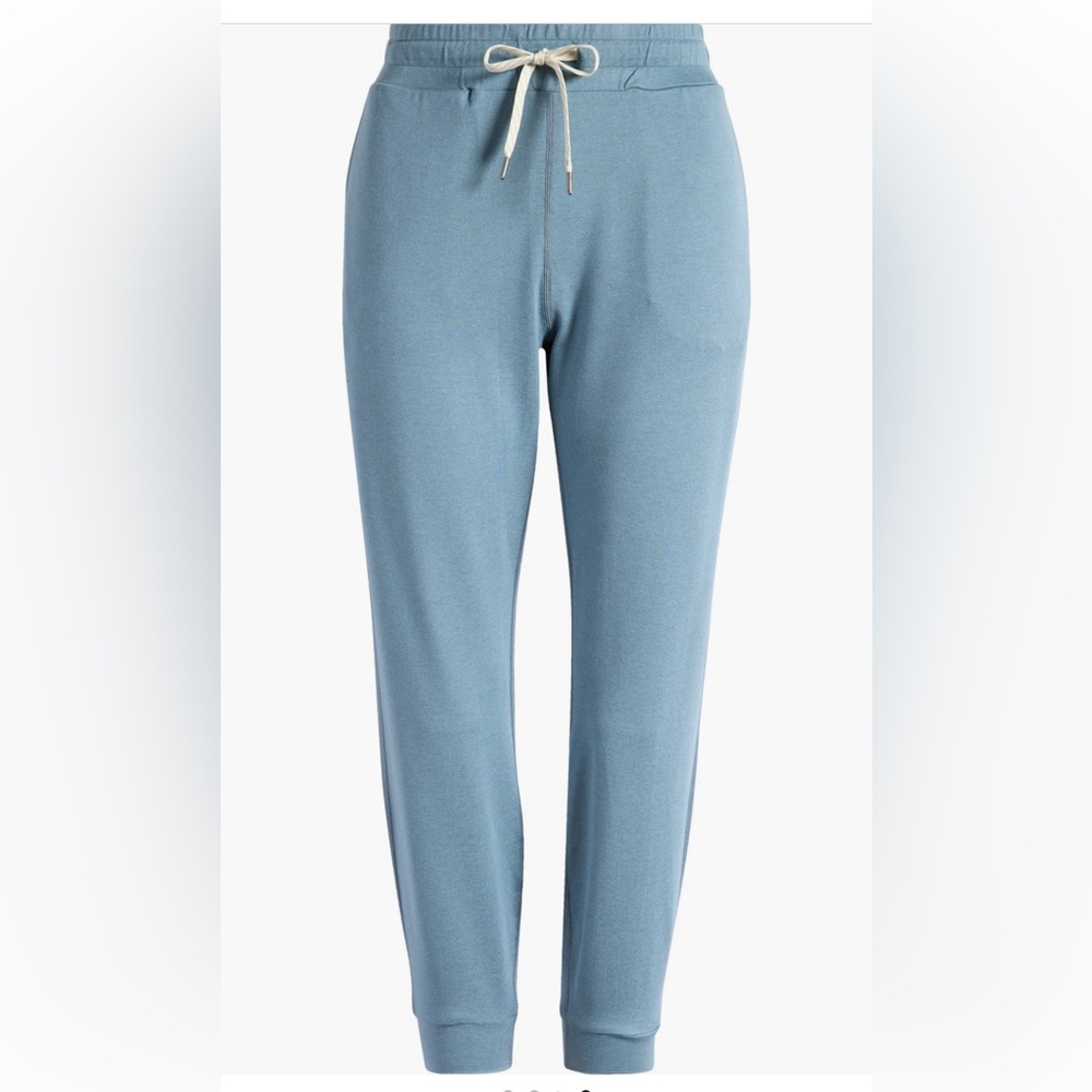NEW Vuori Performance Joggers in Smoke Blue Heather - Picture 3 of 5